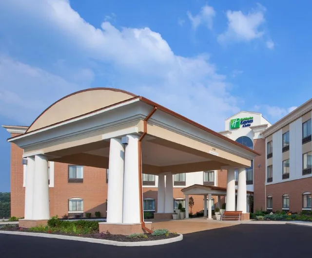 Feature, King Bed، Holiday Inn Express Suites Akron Regional Airport Area 1/1