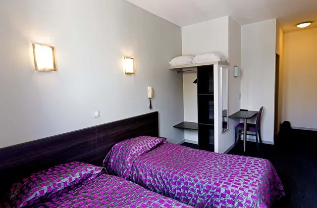 غرفة قياسية بسريرين منفصلين، Hotel Saint Etienne 2/3