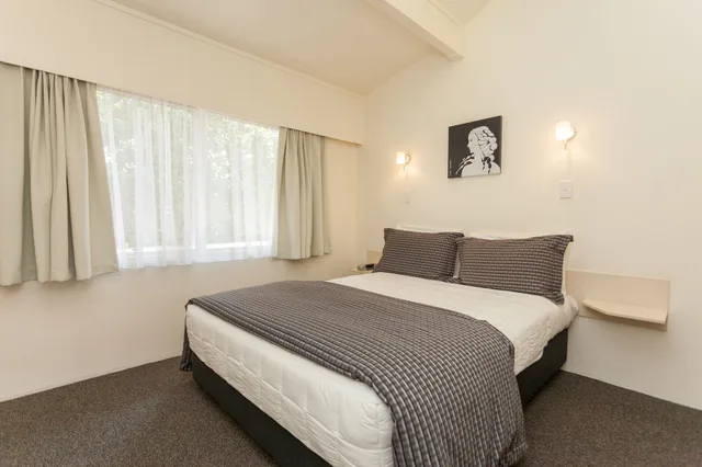غرفة بريميوم بسرير مزدوج وسرير فردي بغرفة نوم واحدة، Kerikeri Court Motel 2/10