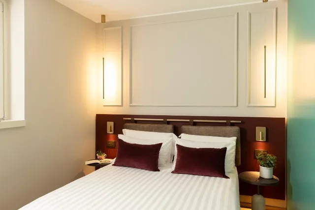 جناح، Adoro Hotel 1/1