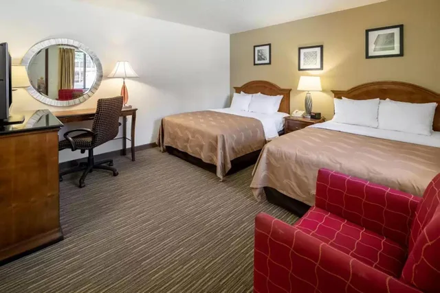 Economy, 2 Queen Beds, Quality Inn Keystone near Mount Rushmore 2/5