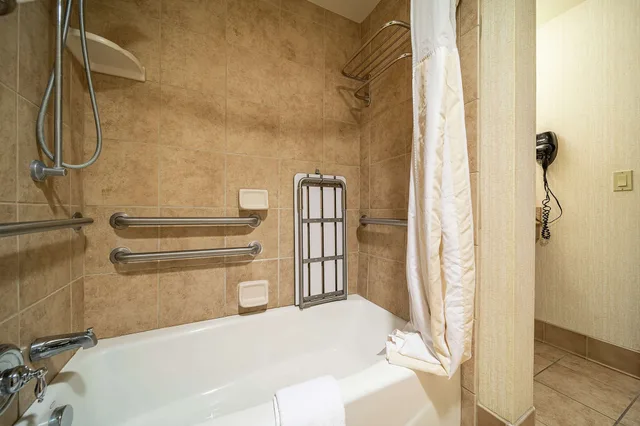جناح بسرير كينج لذوي الإعاقة، Hilton Garden Inn Kalispell 4/5