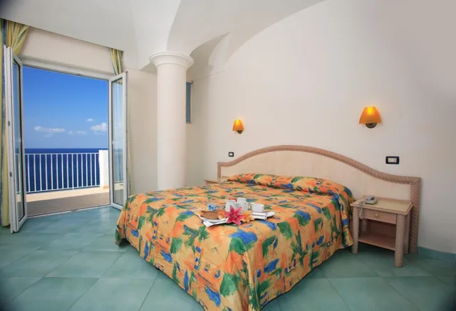 غرفة عائلية بإطلالة على البحر، Albatros Hotel 5/6