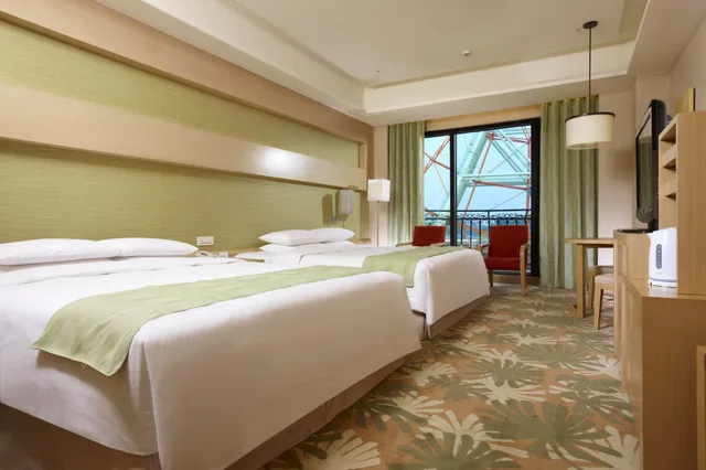 غرفة ديلوكس ثلاثية بسريرين كوين، E-Da Royal Hotel 1/2