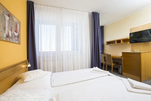 غرفة بزنس بسريرين منفصلين بغرفة نوم واحدة، BEST WESTERN Hotel Trend 9/10
