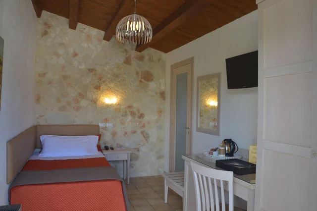 غرفة اقتصادية بسرير فردي بإطلالة على الحديقة، Artemisia Resort 1/5