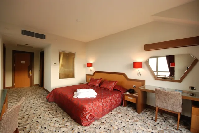 جناح غراند بسرير كينج بإطلالة على البحر، Hotel Hegsagone Marine Asia 1/6