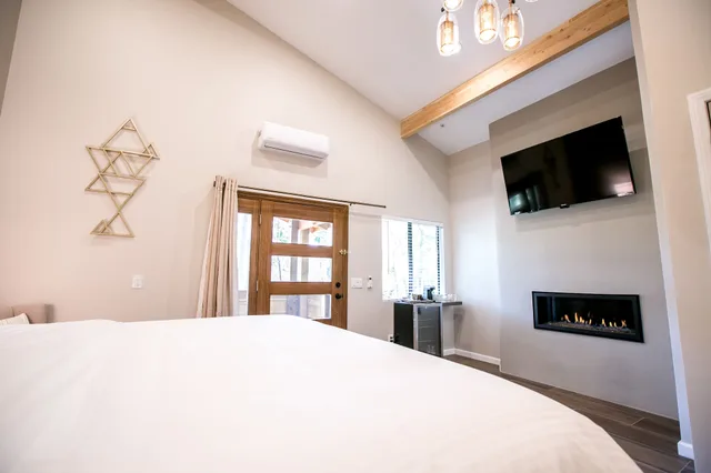 Rose Quartz, Suite, King Bed، Creekside Inn Sedona 1/2