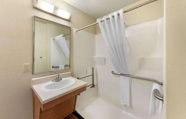 1 Full Bed - Smoking Kitchen، Studio 6 Extended Stay Birmingham Pelham AL 9/10