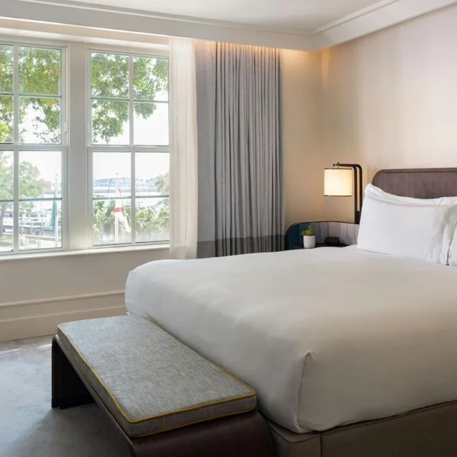 Junior Suite, Executive, King Bed, Resort View، The Vinoy Resort & Golf Club Autograph Collection 1/7