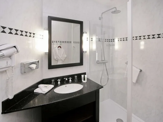 غرفة قياسية بسرير مزدوج بإطلالة على المتنزه، Mercure La Baule Majestic 6/8