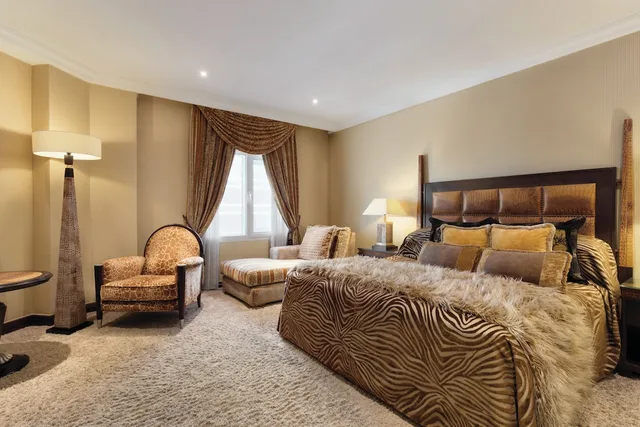 Royal, Pavilion, King Bed, Grand Regency Doha Trademark Collection by Wyndham 1/3