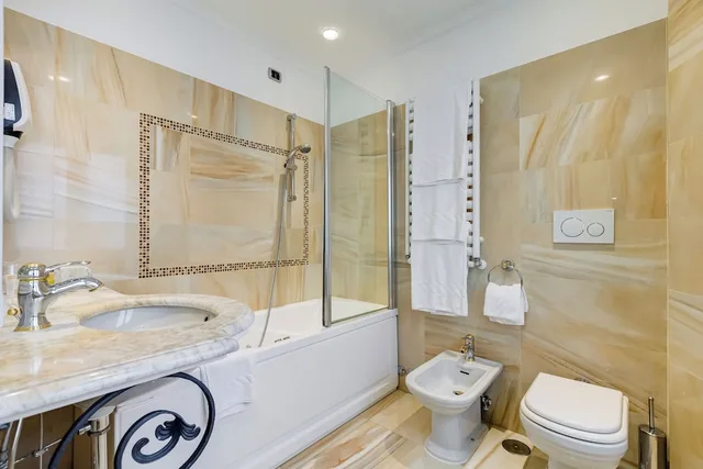 جناح جونيور بثلاثة أسرّة، Hotel Cellini 4/8
