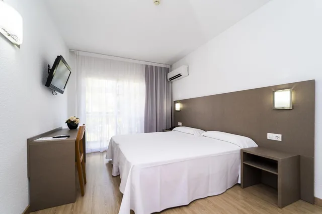 Room, Quadruple, Terrace, Hotel Montesol 1/2