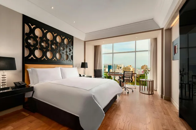 Room, King Bed, Executive Level، Hilton Lima Miraflores 2/3