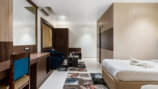 Executive, 2 Queen Beds, NIRANJANA HOTEL 1/4