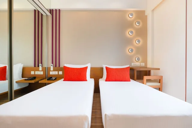 Deluxe, Twin Beds, Lemon Tree Hotel, Kalina, Mumbai 4/6
