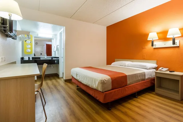 غرفة قياسية بسرير كوين، Motel6 Tempe, AZ – Phoenix Airport – Priest Dr 4/9