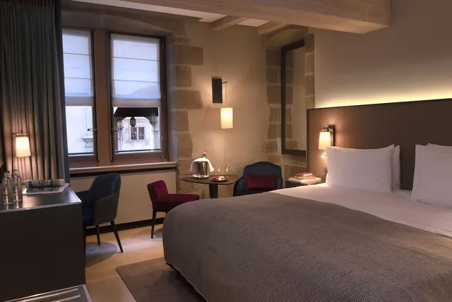 غرفة بريستيج بسريرين منفصلين، Hotel Les Armures 2/3