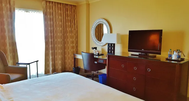 غرفة بسرير كينج، Sheraton Myrtle Beach 12/15
