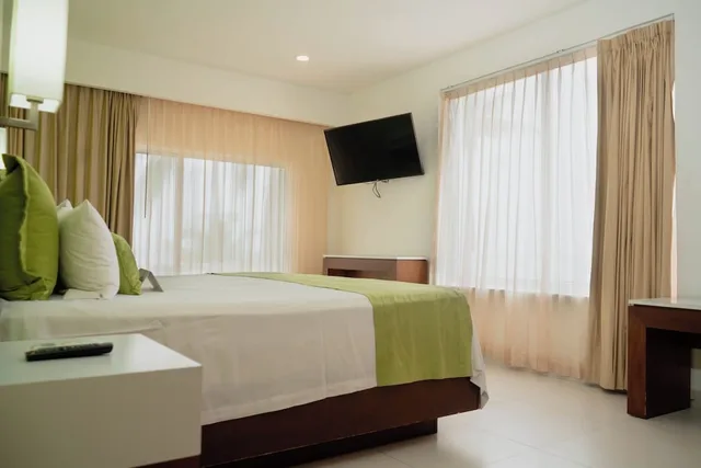 3 Bedrooms, Master, Suite, 2 Double Beds, 2 King Beds، Cancun Bay All Inclusive 6/10