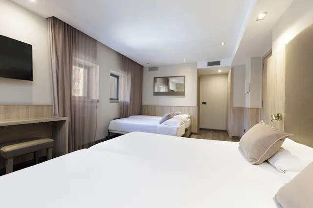 Room, Quadruple, 4 Beds, Civera 2/10