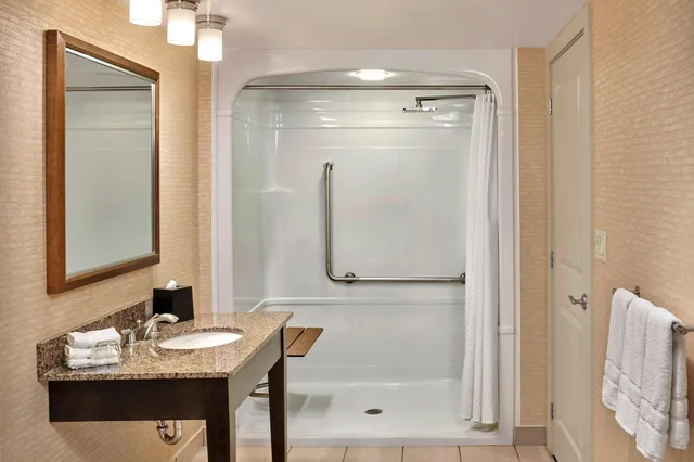 جناح بسرير كوين، Westin Trillium House Blue Mountain 4/4