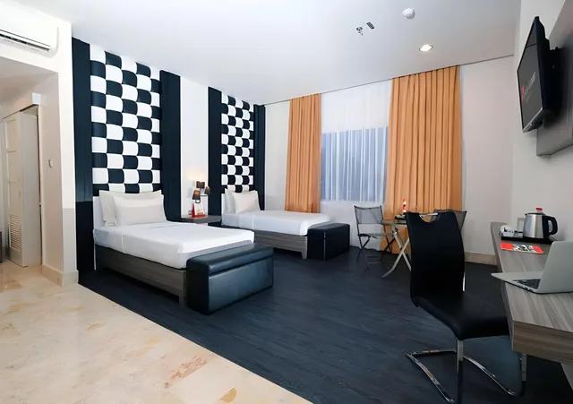 Junior, 2 Double Beds, Swiss-Belcourt Makassar 1/2