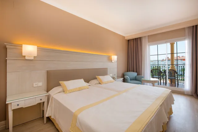 غرفة بسريرين منفصلين، Iberostar Waves Malaga Playa 6/10