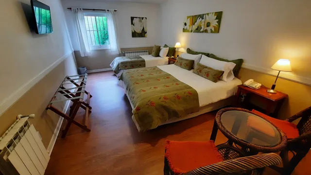 غرفة ثلاثية بسرير مزدوج وسرير فردي، Hotel Austral Ushuaia 2/4