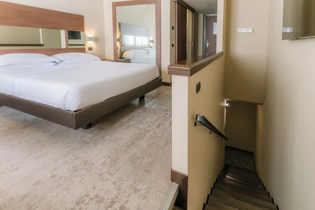 Plus, Comfort, King Bed، Hotel King 4/7