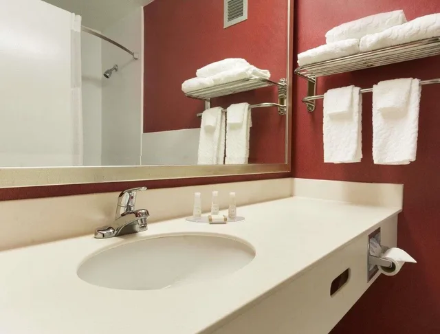 غرفة قياسية بسرير كينج، Baymont By Wyndham Salem Roanoke Area 10/10