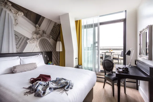 Standard, King Bed, Balcony, Indigo Hotel Newcastle 1/10