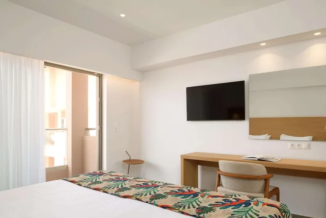 Villa, King Bed, Beach Front, Sea Front, Sofa، High Beach Resort & Spa 2/5