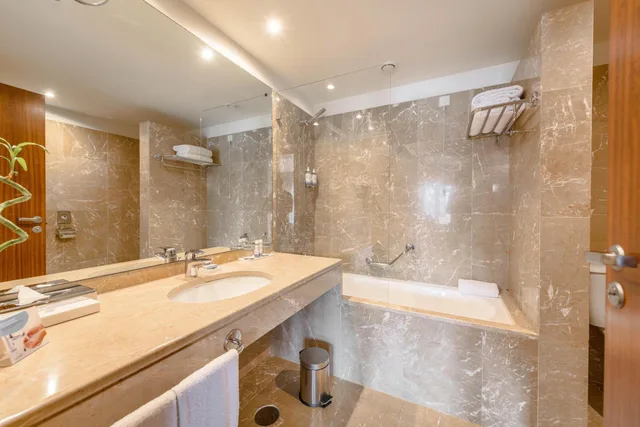 جناح ثلاثي غراند بإطلالة، Pestana Vintage Porto 8/9