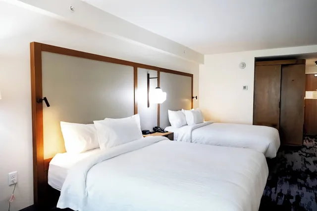 غرفة بسريرين كوين مع أريكة لذوي الإعاقة، Fairfield By Marriott Inn Suites Louisville Airport 1/4