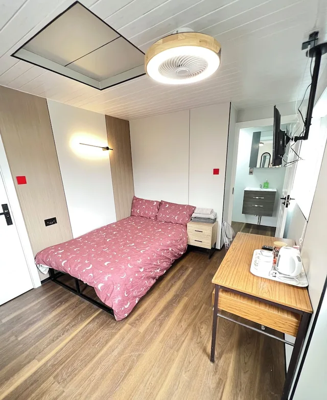 غرفة قياسية مزدوجة، OYO Welsh Holiday Accommodation - Modern Stay 4/9