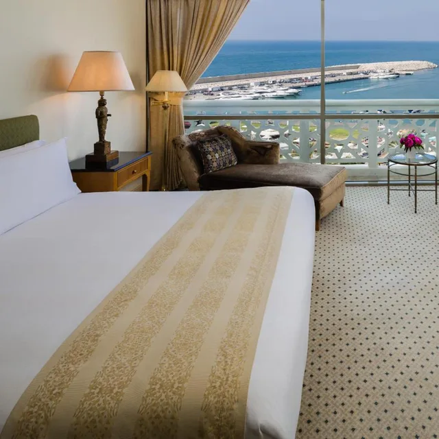 Ambassador, Suite, King Bed, with View, Intercontinental Phoenicia Beirut 4/6
