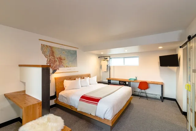 Grand, Avenue, King Bed, Accessible، The LARK Bozeman 2/4
