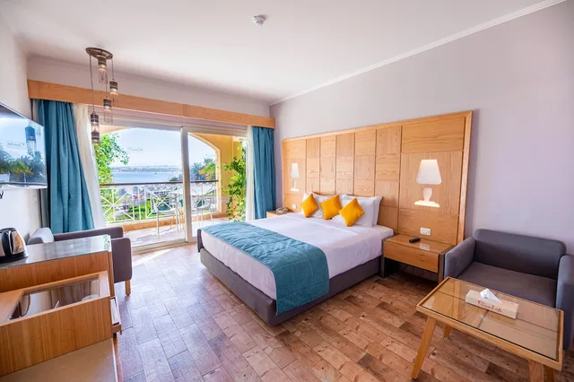 غرفة بسرير كينج بإطلالة على البحر، Prima Life Makadi Resort 1/1