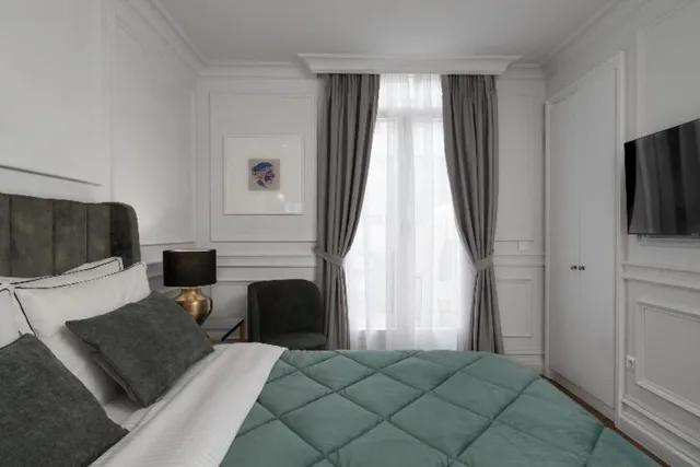 جناح تنفيذي بسرير كوين بجاكوزي، Praxitelous Luxury Suites 2/4