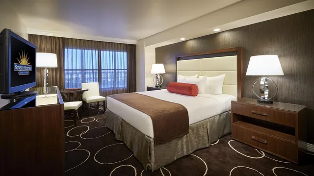 غرفة بسرير كينج، Sunset Station Hotel and Casino 1/1