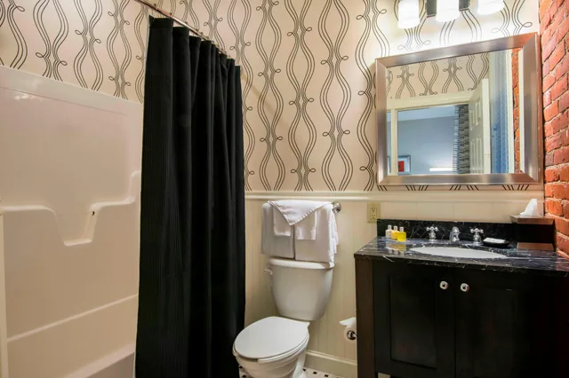 Room, King Bed, Fairfield Inn Suites By Marriott Keene Downtown 3/3