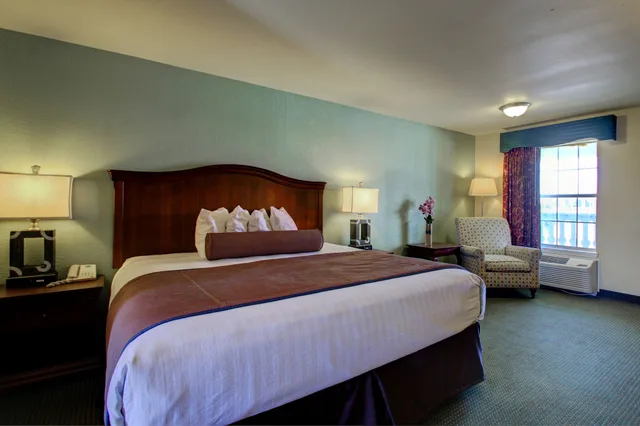 جناح بسرير كينج، Key West Inn Tunica 2/4