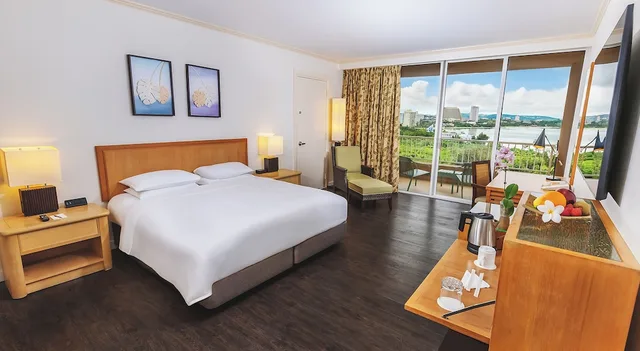 Room, King Bed, Ocean Front, Hyatt Regency Guam 6/8