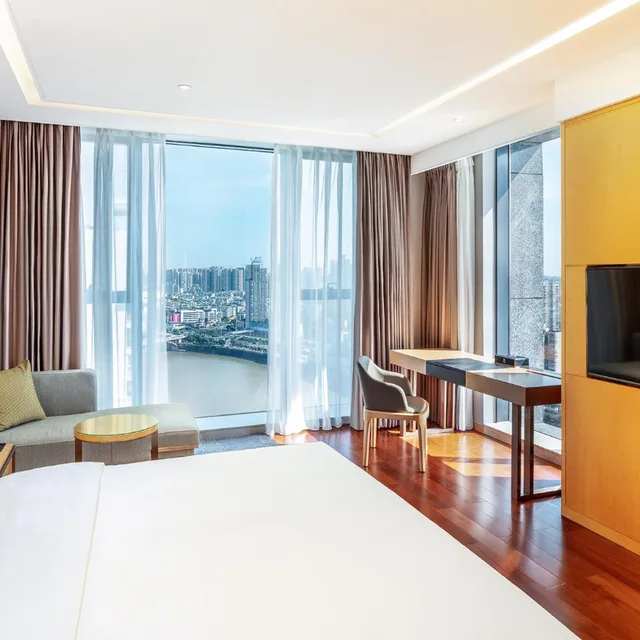 1 Bedroom, Suite, Dining Area، Holiday Inn Neijiang Riverside 1/4