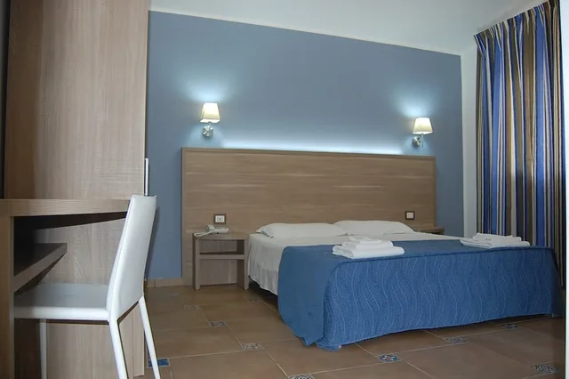 شقة بسرير مزدوج وسرير فردي بغرفة نوم واحدة بمطبخ صغير في الطابق الأرضي، Residence Villaggio Petruso 1/5