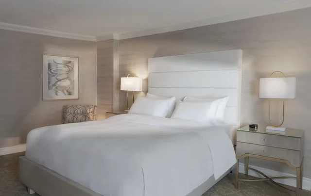 Standard, 2 King Beds, Lake Side، Chateau Vaudreuil Hotel Suites 4/4