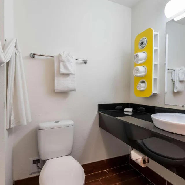 1 Full Bed - Non-Smoking، Motel6 Wilkes Barre, PA - Arena 8/10
