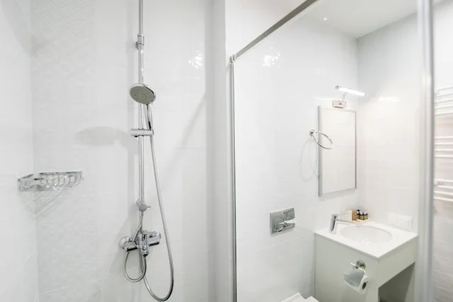 غرفة عائلية بسريرين كينج، Makmani Hotel 7/7